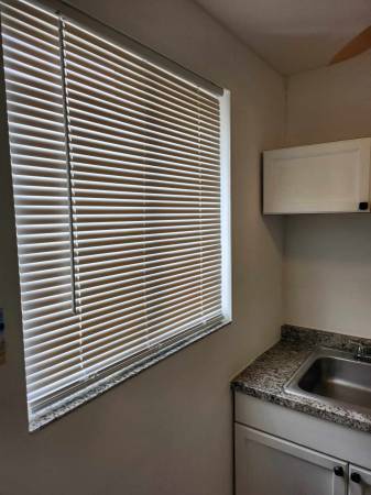 $1,000 / 1br - Estudio amplio todo incluido muy centrico para 2 adultos (Cerca del aeropuerto de Miami y Magic Casino)64049281513859123