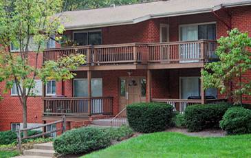 $2,109 / 2br - 1100ft2 - Piso de terraza de 2 dormitorios con lavadora y secadora! ¡CASA ABIERTA HOY! (Catonsville)63654692159105121