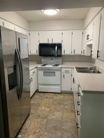 $1300.00 / 2br - 928ft2 - Two bed with wash/dry connection and garage63968761409666120