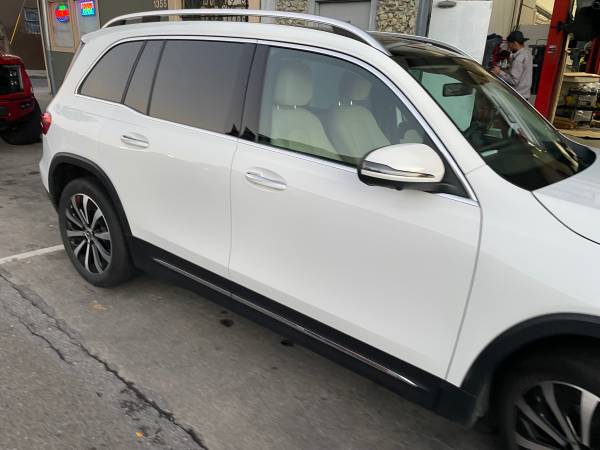 2022 Mercedes-Benz GLB blanco con crema, súper limpio, solo 31,000 millas - $24,750 (sunset / parkside)63469742757123123