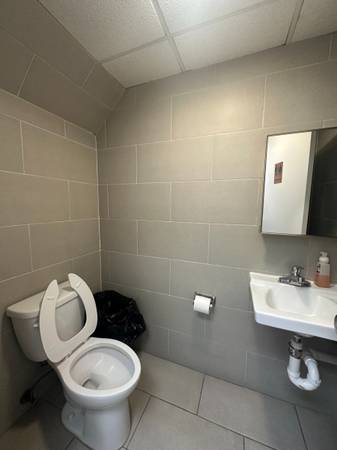 $1,300 / 300ft2 - Bowery Chinatown 24/7 Access 2nd Floor Commercial Space Lease (Chinatown / Lit Italy)63949685514499122