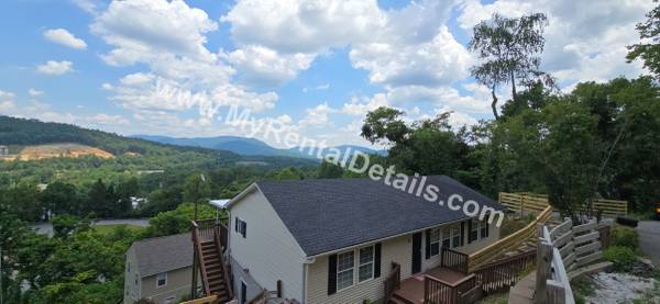 $3,000 / 4br - 2442ft2 - Great layout featuring an In-law suite with separate entrance (Asheville)64029212269187120
