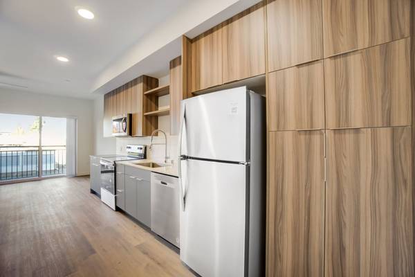 $1,762 en Burien WA, Estudio 1ba, Armarios Walk-In (Centro de Burien)63688608006147122