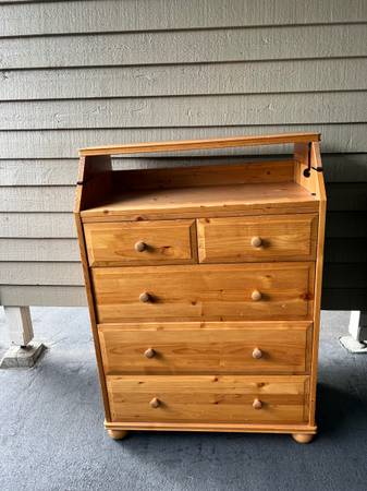 Free dresser (chest) (Kirkland)64032357973633122