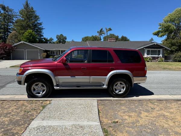 1996 Toyota 4Runner * Limited * 4WD * LOW MILEAGE * CLEAN * - $10,900 (Santa Cruz)63470758029313120
