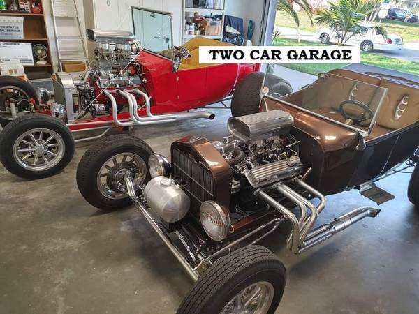 $725,000 / 3br - 1852ft2 - Waterfront 3/2 Pool Gulf Access $725,000 Walk To Down Town Cape Coral (Cape Coral Florida)64284703248643121