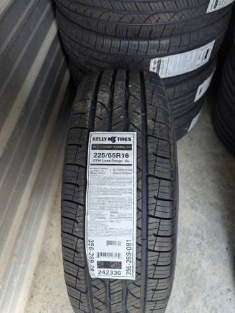 New 225/65R16 Kelly Edge Touring A/S 1