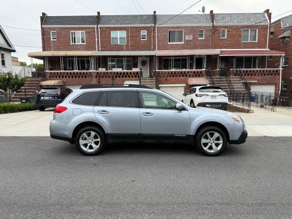 2014 Subaru Outback 2.5i Premium Wagon Clean Runs Great - $4,500 (Brooklyn)63654717921281123