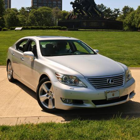 2011 LEXUS LS460 - perfect condition -garage kept - Lexus serviced - $12,995 (Arlington)63616289531137120