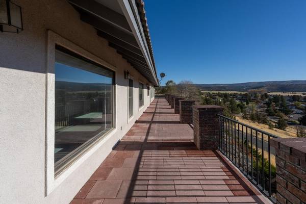 $795,000 / 6br - 5338ft2 - $795,000 Vendedor motivado 2 casas bajo un mismo techo en 6.67 acres (Prineville)63624859761281124