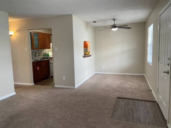 $1,160 / 2br - 890ft2 - 🌸¡Ama dónde vives!🌸 ¡Llama a Jess hoy para tu cotización! (Corpus Christi)64036541815298124