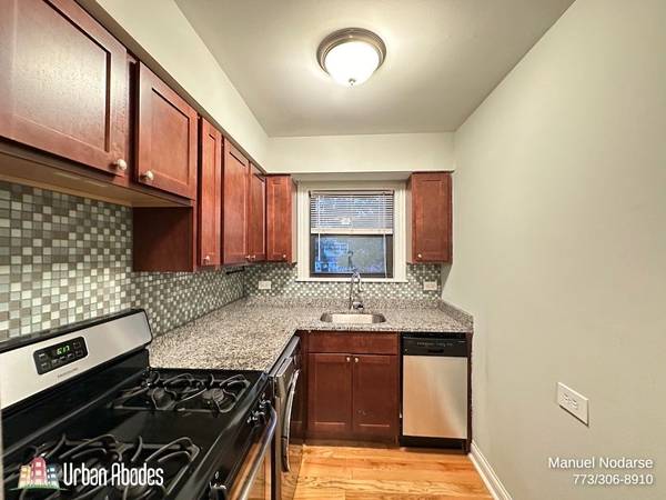 $2,050 / 1br - 700ft2 - Radiant 1 Bedroom, 1 Bath in Highland Park, Available: 12/1/2025 (Highland Park)64041646764931123