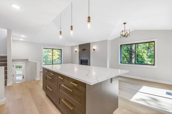 $4500.00 / 5br - 3200ft2 - Luxurious 5 Bed, 4.5 Bath Single Family Home in Elk River - $4500/mo.63990383411330123
