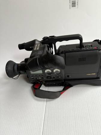 Sony CCD-V5000 - $75 (Chelsea)63471346825219124