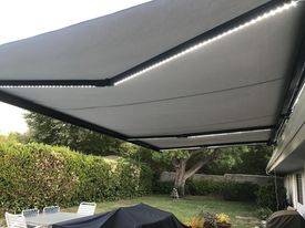 retractable awnings 1