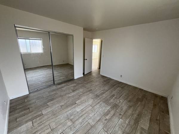 $2,600 / 2br - 9100ft2 - 2bed / 1Bath Freshly painted & New Appliance 2bed / 1bath - (Oceanside)63663786106755124