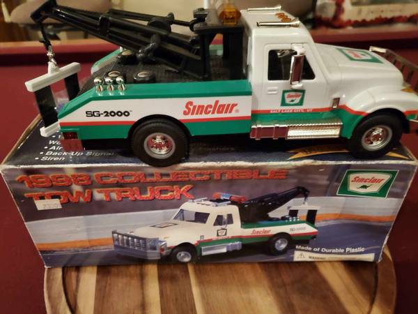 #3 - Sinclair 1998 Tow Truck 1