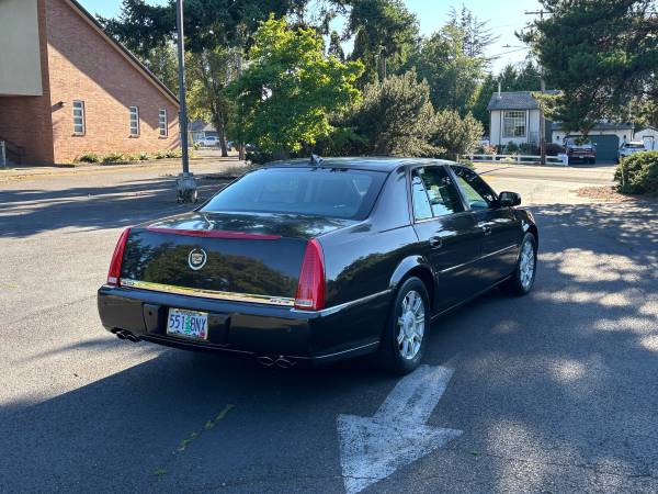 2009 Cadillac DTS | 1 dueño | Título limpio - $5,499 (Portland)63618518745857124