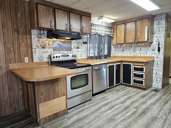 3 Bed 2 Bath 1104 Sqft Manufactured Home – Must Be Moved – $23,900 1