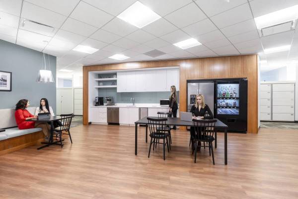 $188 Claim Your Spot - Reserved Desk in Chicago O'Hare! (Chicago)63898857664258122