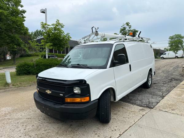 2013 chevrolet express awd - $12,498 (Woodstock)63618721393409122