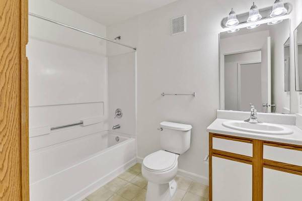 $1,699 / 2br - 968ft2 - Inviting & Clean Space (1707 Merrill Creek Pkwy, Everett, WA)63688278125955121