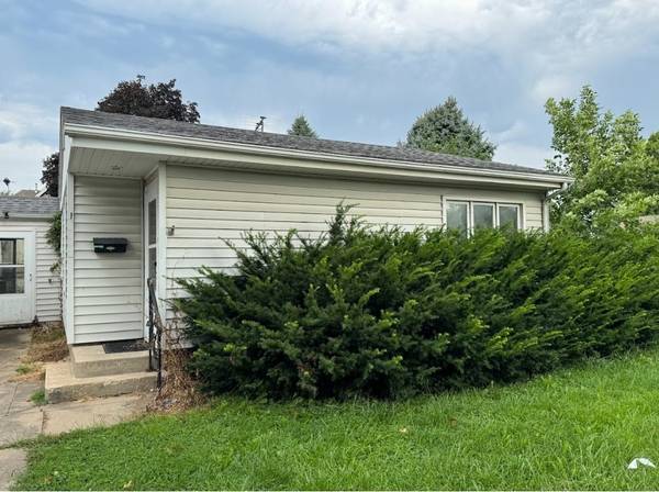 Large Marshalltown 1BR Home – New Roof, Cleaned Up, Affordable 1