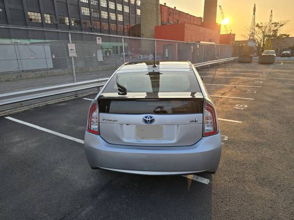 2012 Toyota prius Type G - $11,900 (Brooklyn)63654714713601122