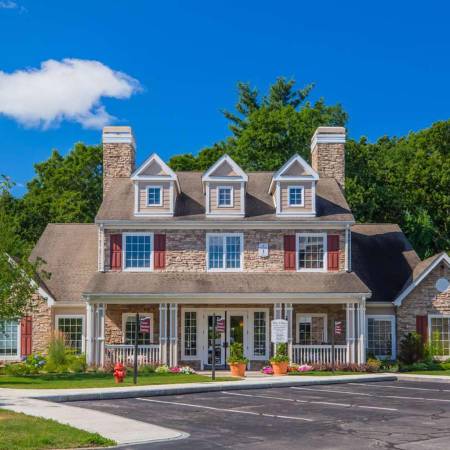 $2,103 / 2br - 1216ft2 - Walk-in closets, Spa-inspired bathrooms with large soaking tubs (Billerica)63856446685059122