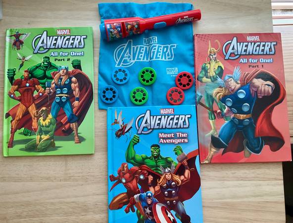 Marvel Avengers Power Play Flashlight Projector w 3 Books Hero Images 1