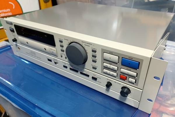 Panisonic 3700 DAT recorder... for parts ... 1