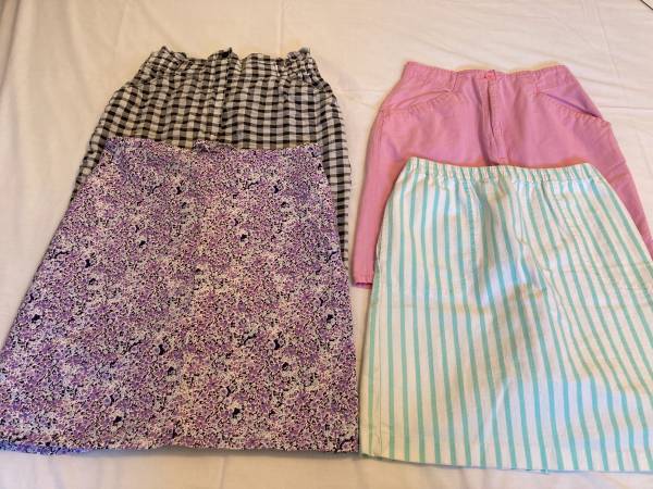 4 Small Size Skirts In Excellent Condition 1