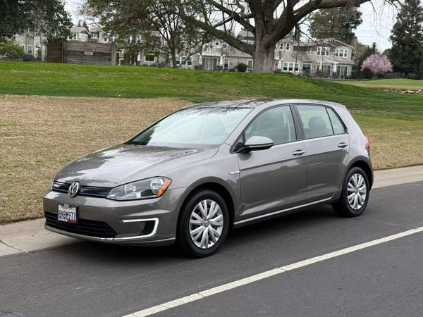 2015 Volkswagen E-Golf con pocos kilómetros - $7,70063470758254977120
