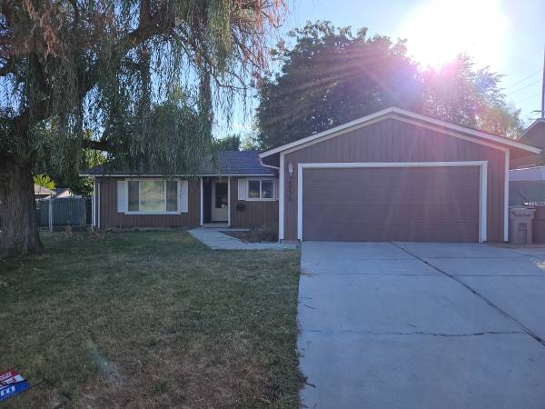 $1,895 / 3br - 1484ft2 - 2956 S Chieftain Way Boise RV Parking with Large Covered patio! 2956/D (2956  S Chieftan Way Boise, ID)63794895817859120
