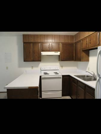 $700 / 2br - Apartment for rent- 948 N KELLY STREET - 5, CADOTT, WI 54727 (Eau claire)63845961408257124