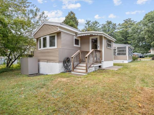 $179,900 / 2br - 780ft2 - Move In Ready Home In Resident Owned 55 Plus Community ! (Halifax)63828337079171123