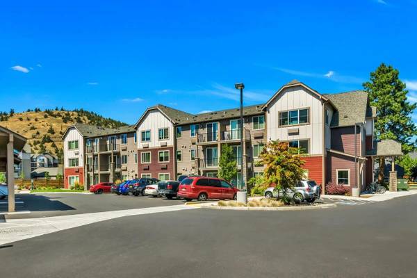$2,075 / 2br - 1099ft2 - Elevators And Indoor Hallways, Energy-Efficient In-wall Heating (Pilot Butte)63839291554563120