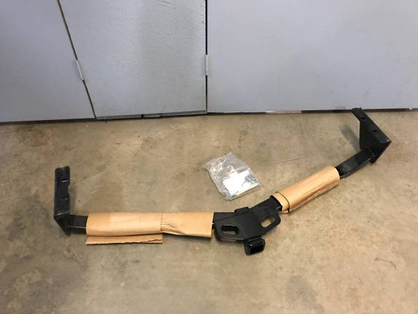 Draw-Tite 75532 receiver hitch for 2007-2012 Hyundai Veracruz 1