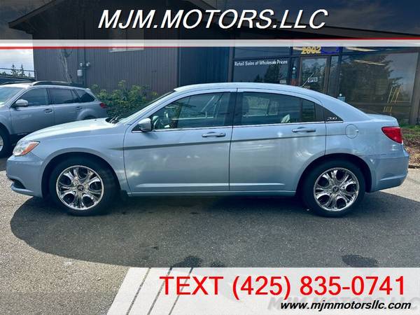 **2012** CHRYSLER 200  LX,  RELIABLE, STYLISH, READY FOR THE ROAD!! - $4,99563654706380673121