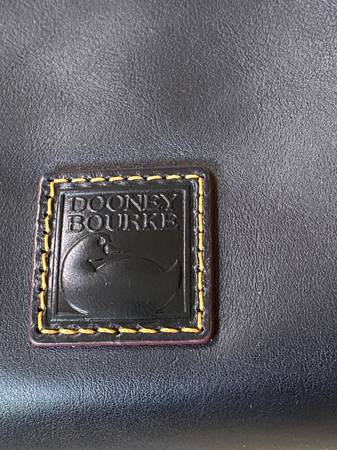 Dooney & Bourke Bolsa de Cuero Negro - $150 (San Marcos)63436957075331122