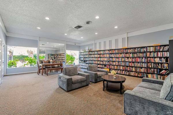 $1,855 / 1br - 824ft2 - Newer modular home, features a bright open kitchen with tons of storag (san rafael)63890429093507124