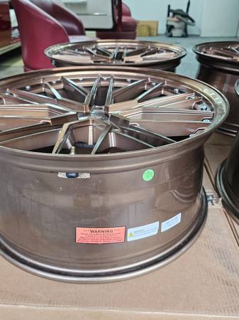 Coche exposición 4) Llantas de bronce líquido 20x9 - $800 (san rafael)63471035101697122