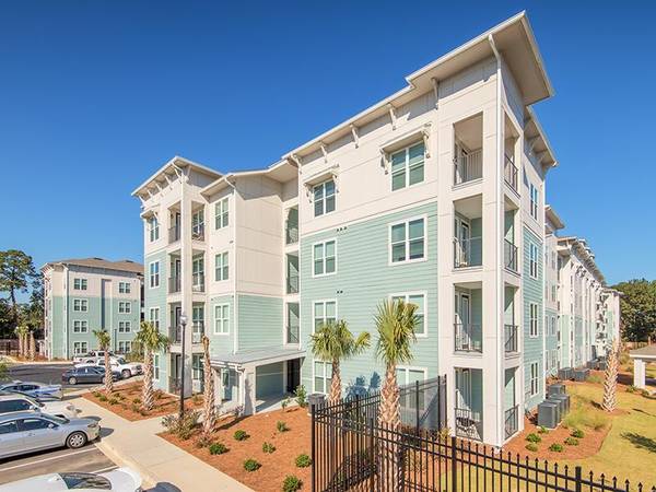 $1,714 / 2br - 1038ft2 - Clubroom w/ TV + Demonstration Kitchen, Tour Today (Atlantic on the Avenue)64015945773699123