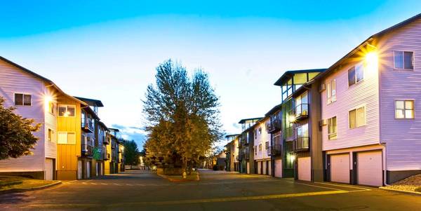 $1,445 / 2br - 902ft2 - Off-Leash Dog Park, Heated Pool, Tour Today, Built-in Desks (Spokane Valley)63969875577603120