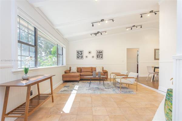 $699,000 / 3br - Hermosa casa unifamiliar de 3/263825139030401122