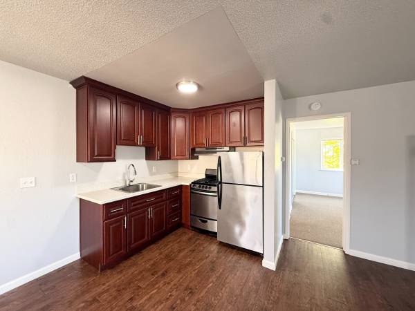 $1,895 / 1br - Remodeled 1bd - Near Lake Merritt - Gated Community! (oakland east)63940544596867122