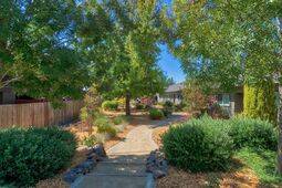 $2,405 / 2br - 2BD w/BACKYARD ** READY NOW! *BIG MOVE-IN SAVINGS! 💰 (santa rosa)63686085909377121