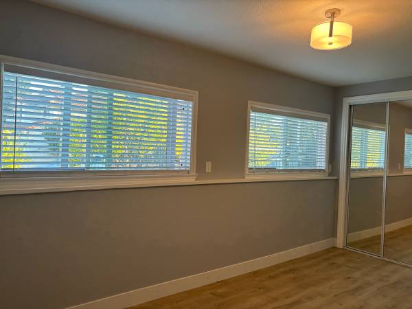 $2,000 / 1br - 950ft2 - Very Large 1 bedroom In-law apt in Emerald Hills, new flooring, no oven (Redwood City)63834323242497121