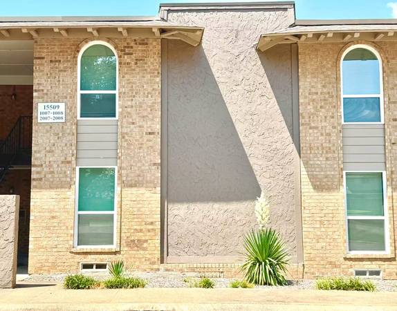 $1,290 / 2br - 889ft2 - Rent an affordable 2 BR apartment close to campus! (Dallas)63867603098497122