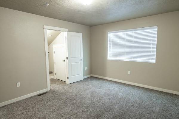 $1,835 / 2br - 880ft2 - Sophistication & Style in Boise - Your Dream Townhome (Boise)63981528977410124